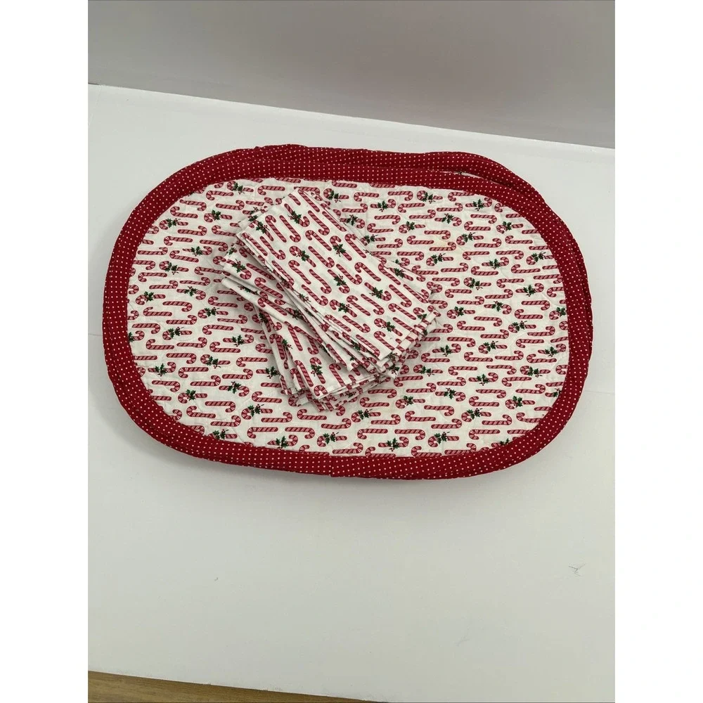 Christmas‎ Placemat And Napkin Set/24 Candy Cane Quilted Stains Vtg SKU 1229